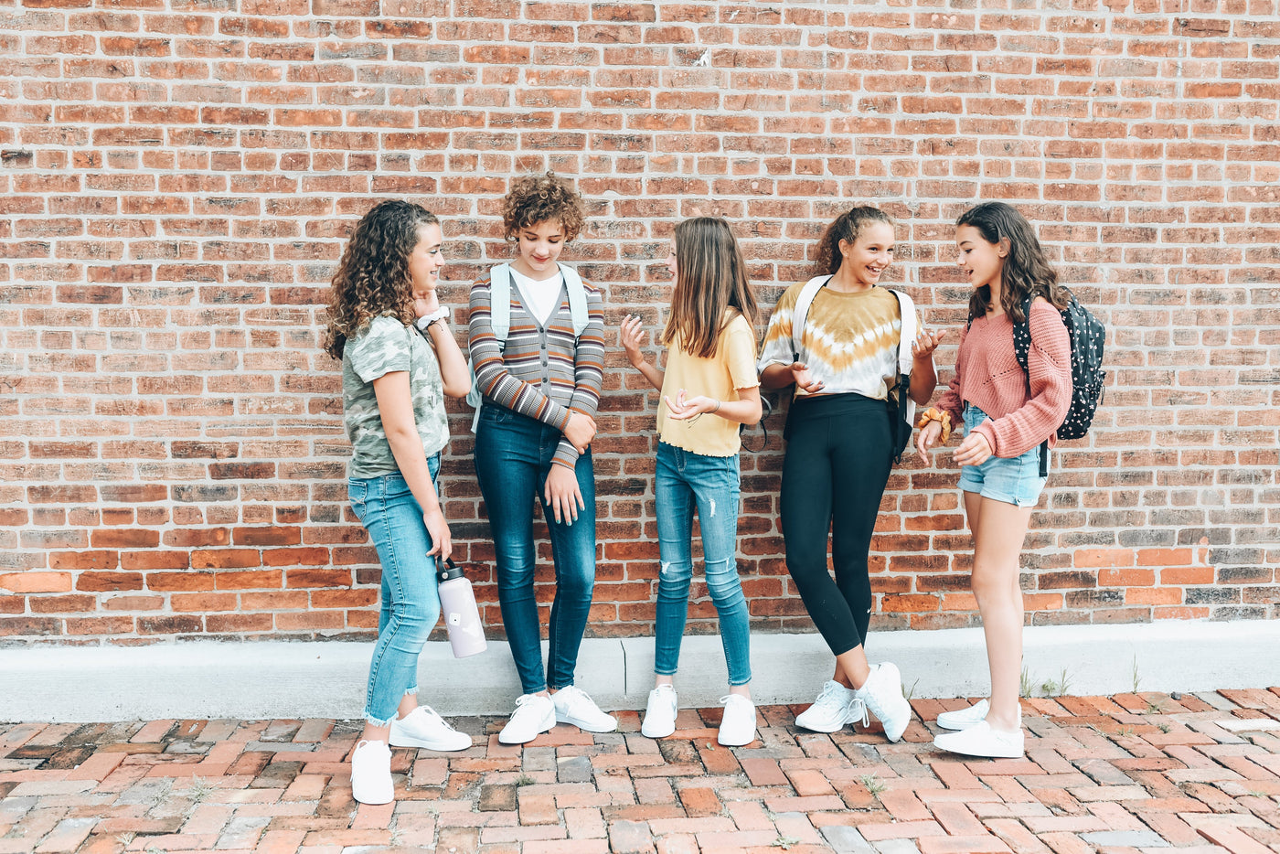 Friendship Flaws to Look Out for on the Path of Life | GLU Girls Like You - how to make good friends and how to keep them